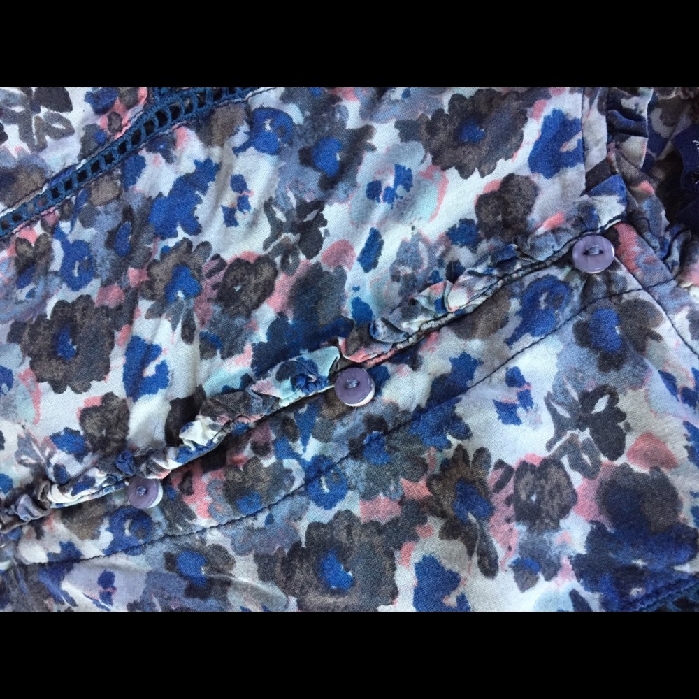 ✨ AEO FLORAL CAMI TOP ✨ - Picture 2 of 4
